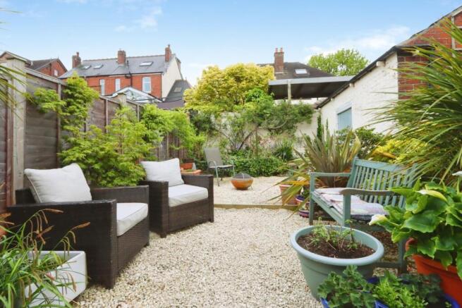 3 bed House for sale Image 4