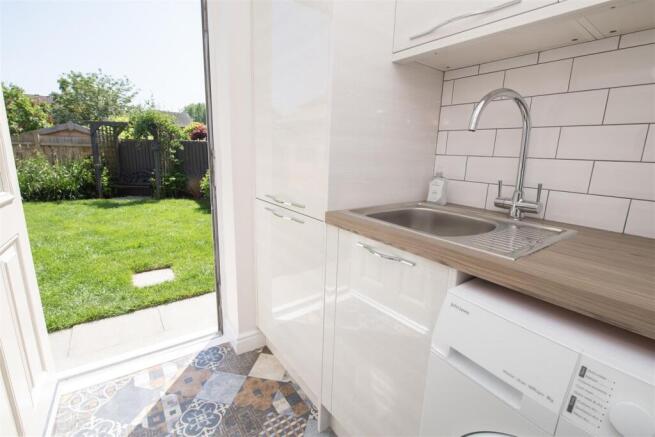 4 bed Detached for sale Image 9