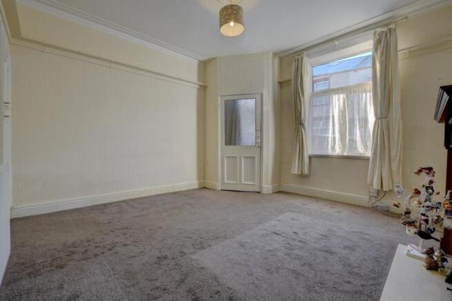Living Room - 2.jpg