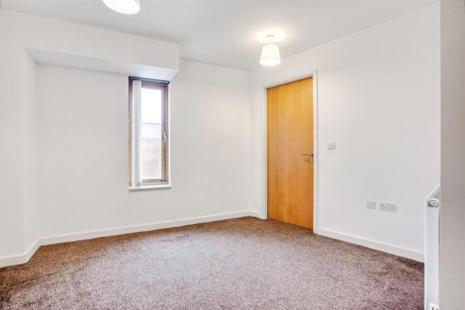 2 bed Flat for sale Image 12