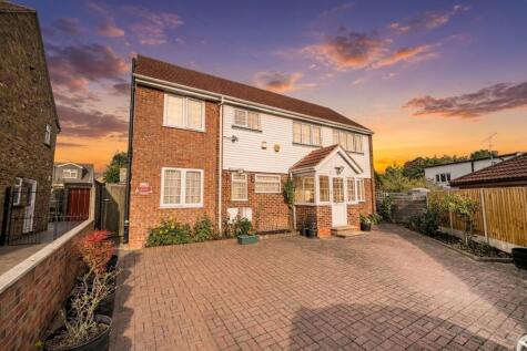 Newlyn Close, Uxbridge, UB8