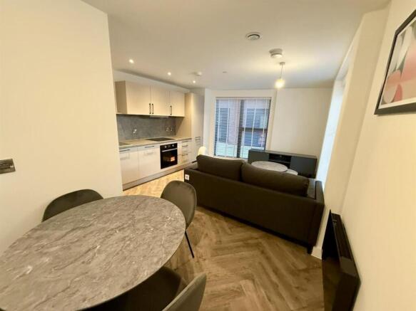 Lounge/Kitchen