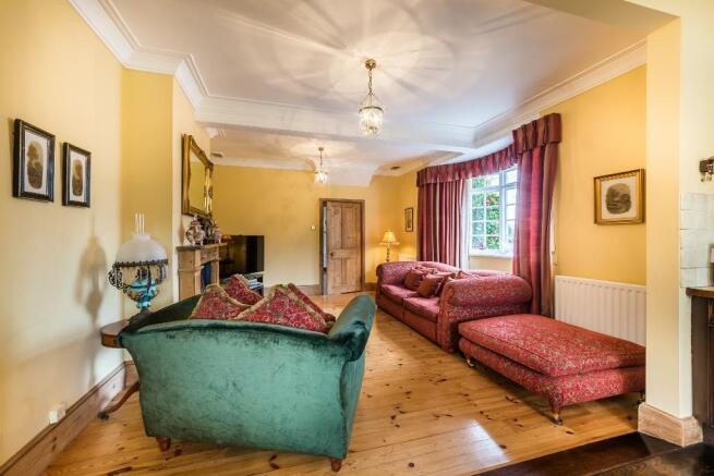Family Room x 1.jpg