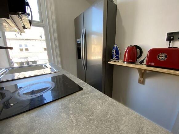 2 bed Flat to rent Image 4