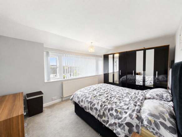 3 bed Semi-Detached for sale Image 6