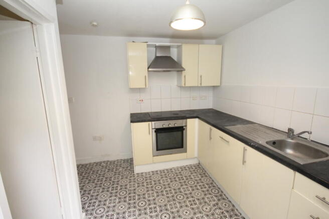 2 bed Flat to rent Image 4