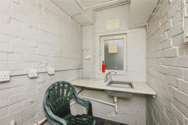 4 bed Semi-Detached for sale Image 7