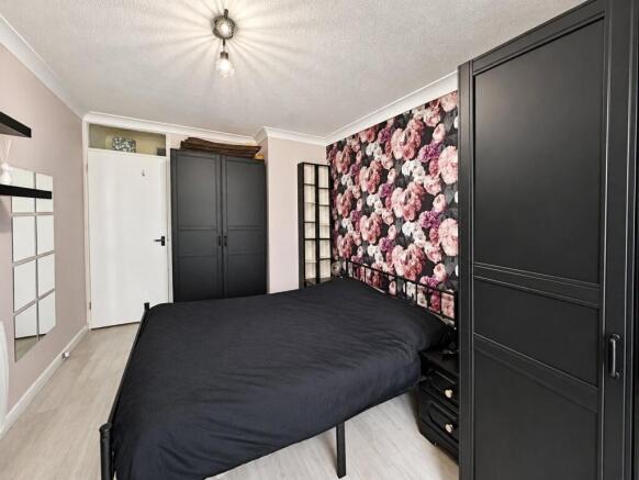 Apartment in Wallington - View 5