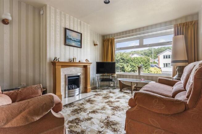 3 bed Semi-Detached for sale Image 4