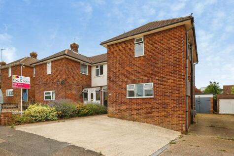 Battle Crescent, Hailsham