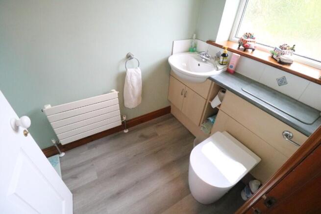 4 bed Detached for sale Image 8