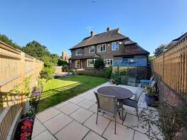 2, Newlands Avenue, Bexhill TN39 4HA