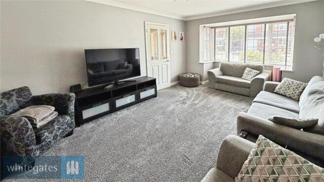 4 bed Detached for sale Image 5