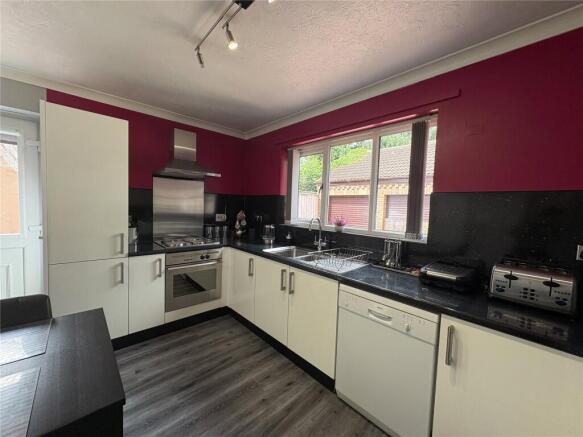 4 bed Detached for sale Image 6