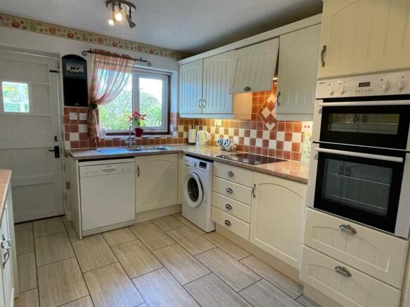 Kitchen.,.jpg
