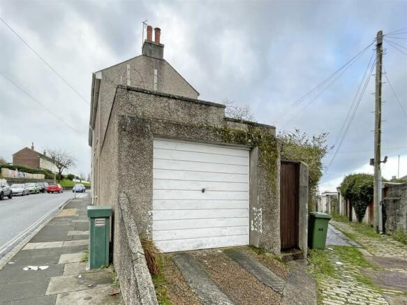 Barne Road 4a - Garage.jpg