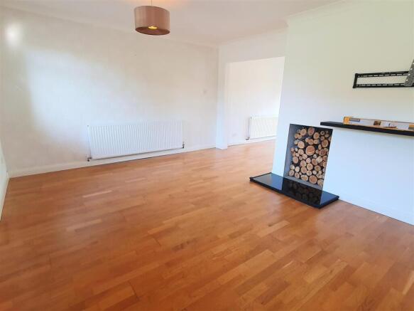 Living Room 2.jpg