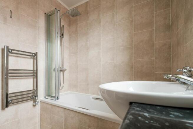 Bathroom/ WC