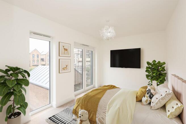 5 bed Detached for sale Image 8