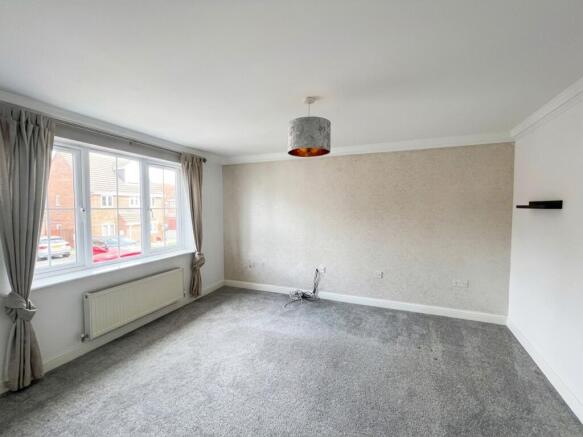 4 bed Semi-Detached for sale Image 12