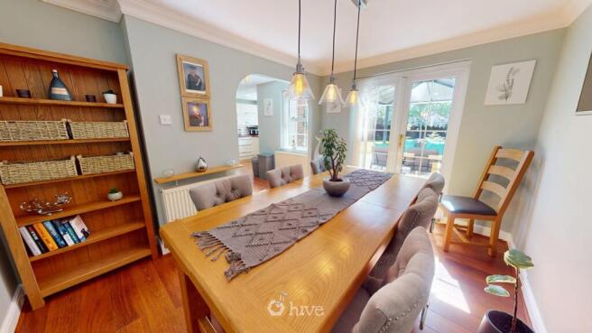 4 bed Detached for sale Image 5