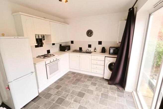 KITCHEN/DINING ROOM