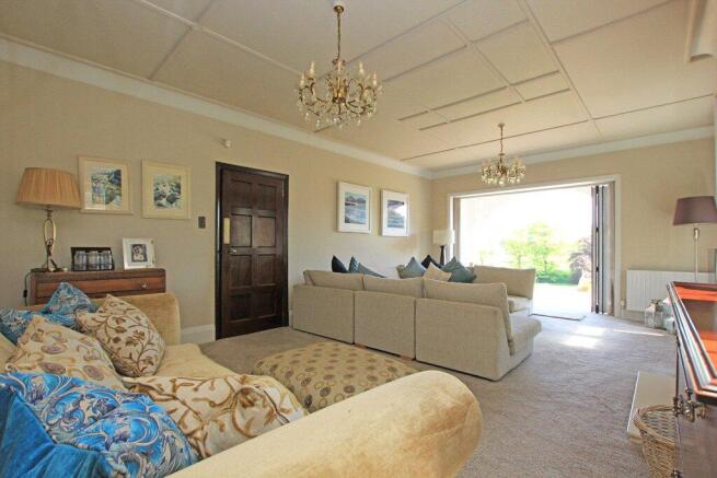 5 bed Detached for sale Image 5