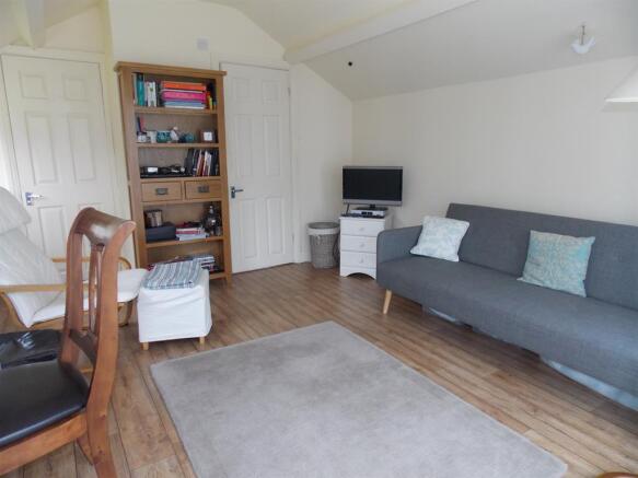 Annex Lounge/Bedroom