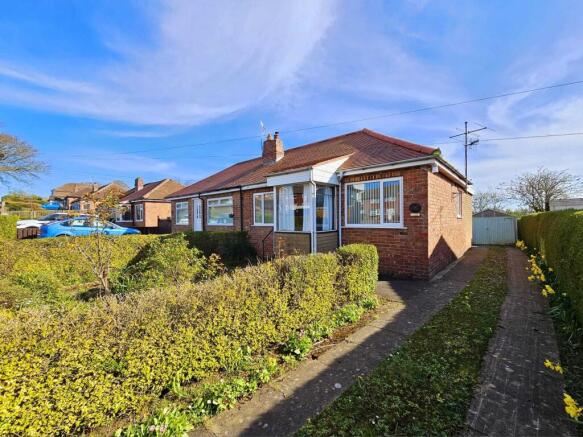 2 bed Semi-Detached Bungalow for sale Image 12