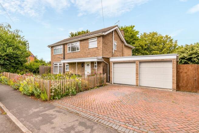 2 Ambury Gardens (Crowland)-8.jpg