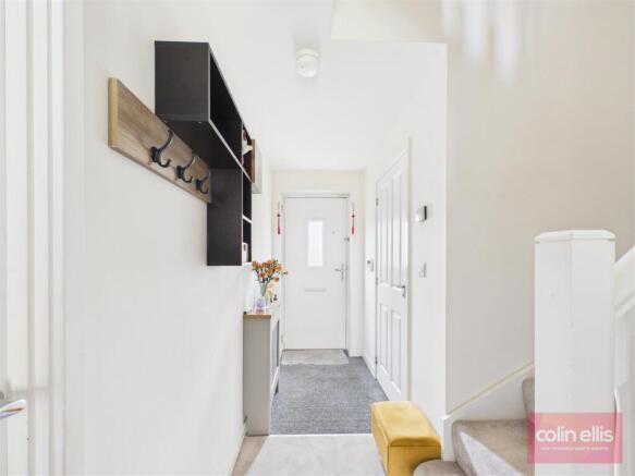 4 bed Detached for sale Image 9
