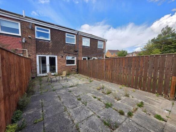 Bamborough Court, Dudley photo 4
