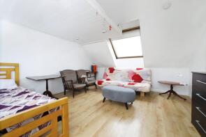 40, Capstan Way, London SE16 5HH