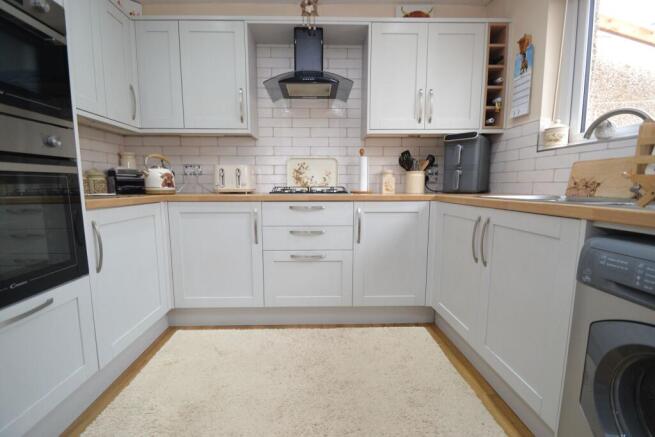 2 bed Semi-Detached for sale Image 6