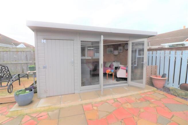 SUMMER HOUSE/OFFICE