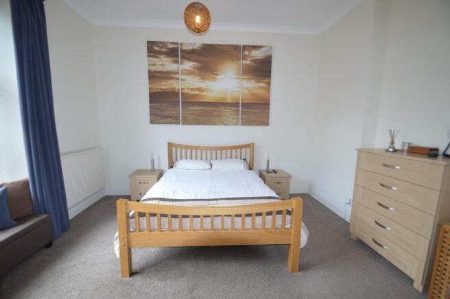 19 - Bedroom.JPG