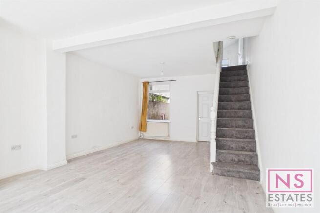 3 bed Terraced for sale Image 6