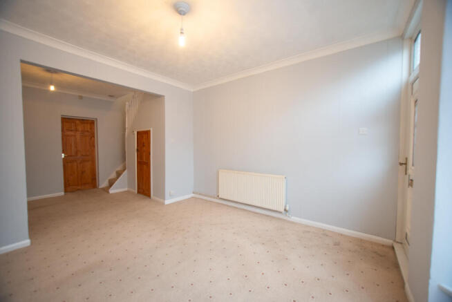 2 bed Terraced to rent Image 4
