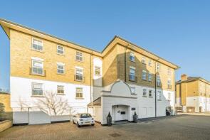 35, Clearwater Place, Long Ditton, Surbiton KT6 4ET