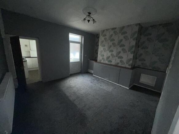 Living Room/Dinin...