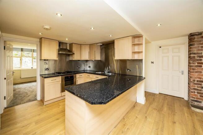 2 bed Apartment for sale Image 4