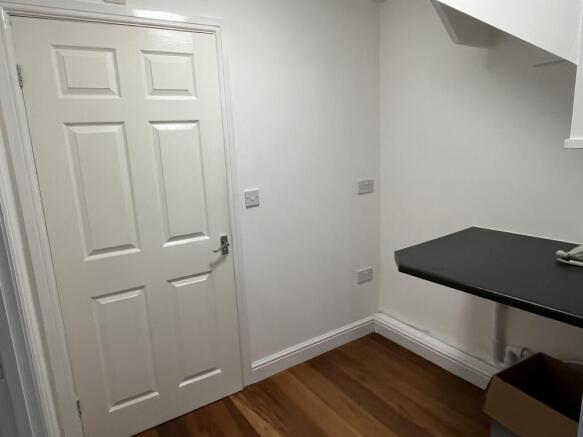 2 bed Flat to rent Image 4