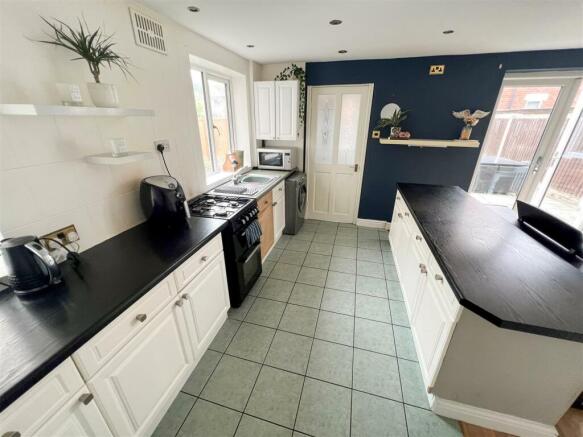 OPEN PLAN DINING KITCHEN