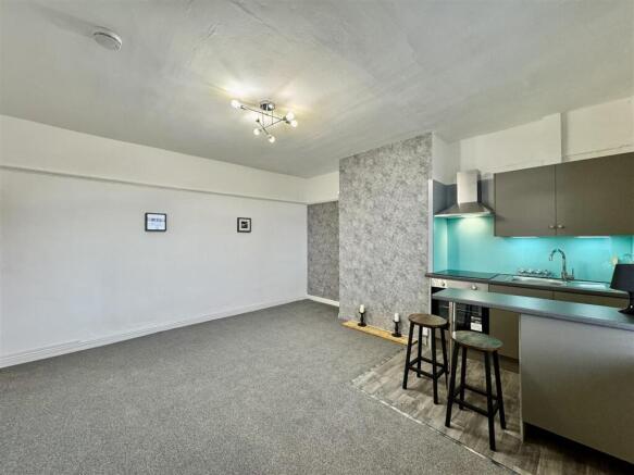 2 bed Terraced for sale Image 6