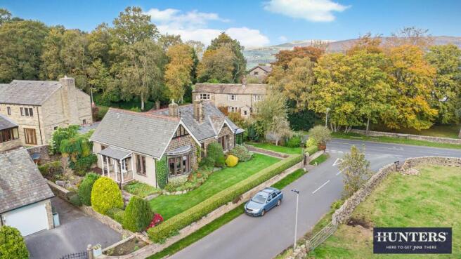 5 bed Detached for sale Image 6