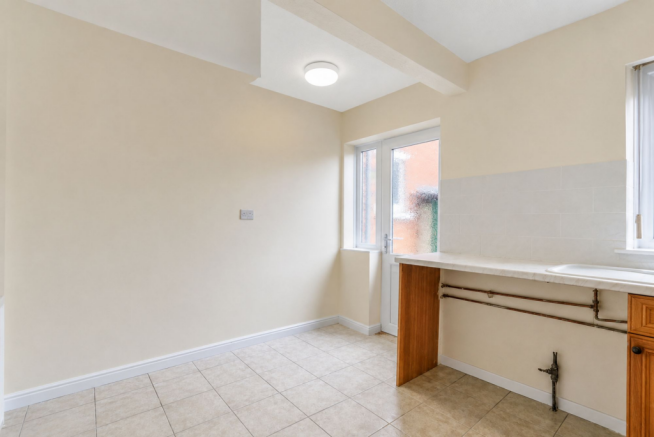3 bed Terraced to rent Image 6