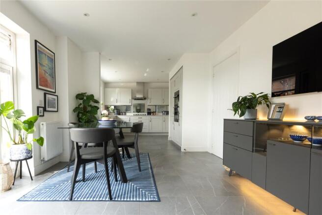 4 bed Detached for sale Image 11