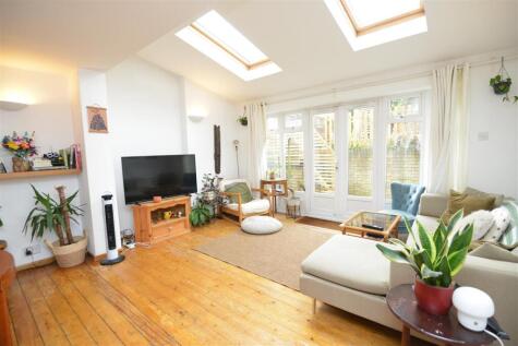 Milverton Gardens, St Werburghs, Bristol BS6 5JQ