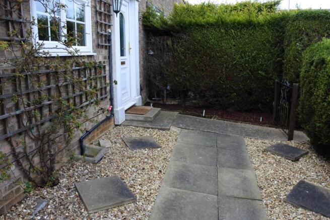 FRONT GARDEN