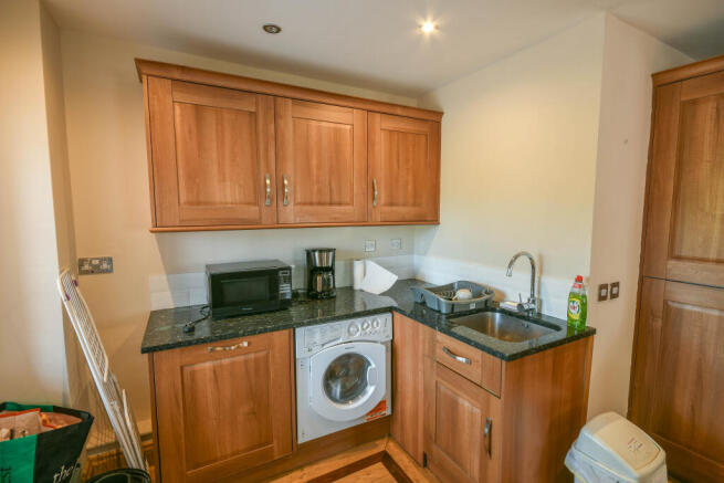 2 bed Flat for sale Image 5